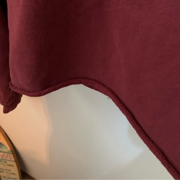Hollister Cropped Sweatshirt Burgundy Maroon Logo Embroidered Large Soft Cotton - Picture 4 of 5